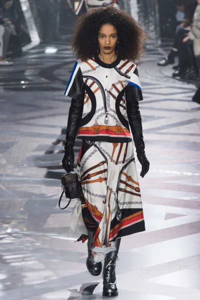 Look 2
